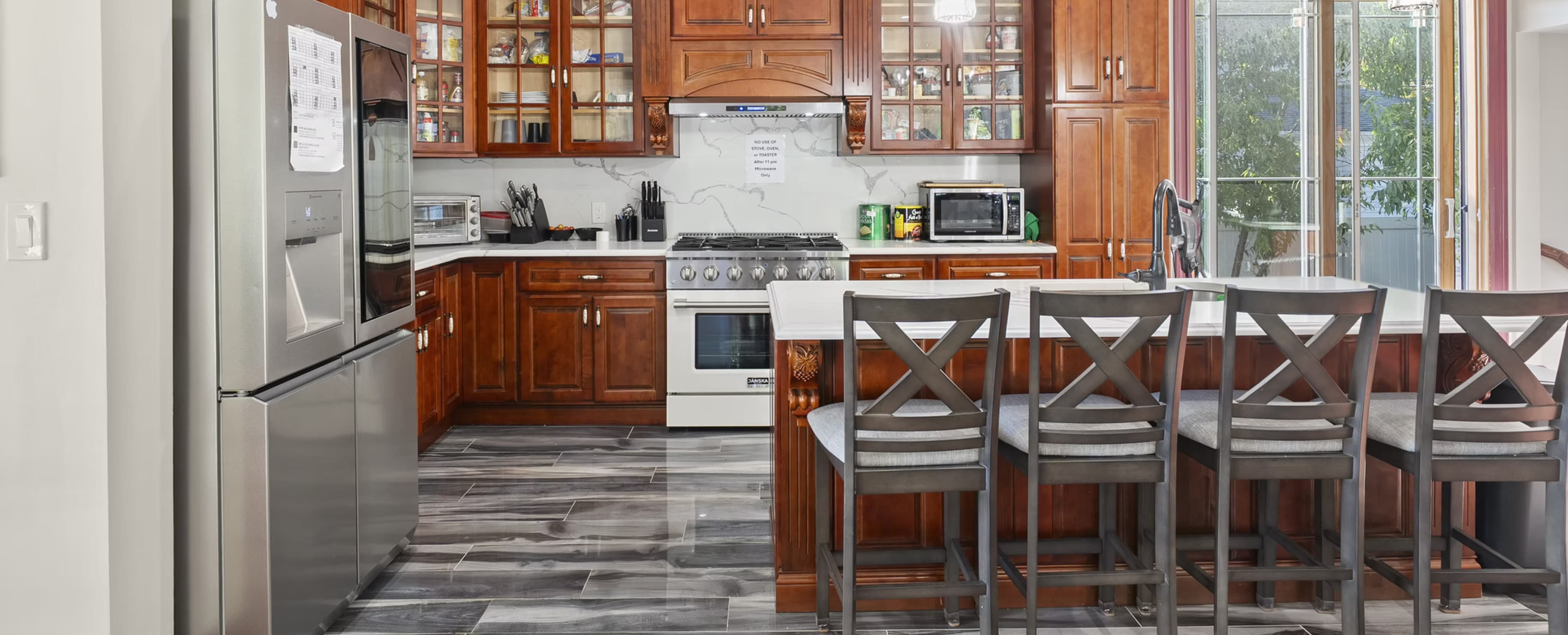 Long Beach Ave Kitchen